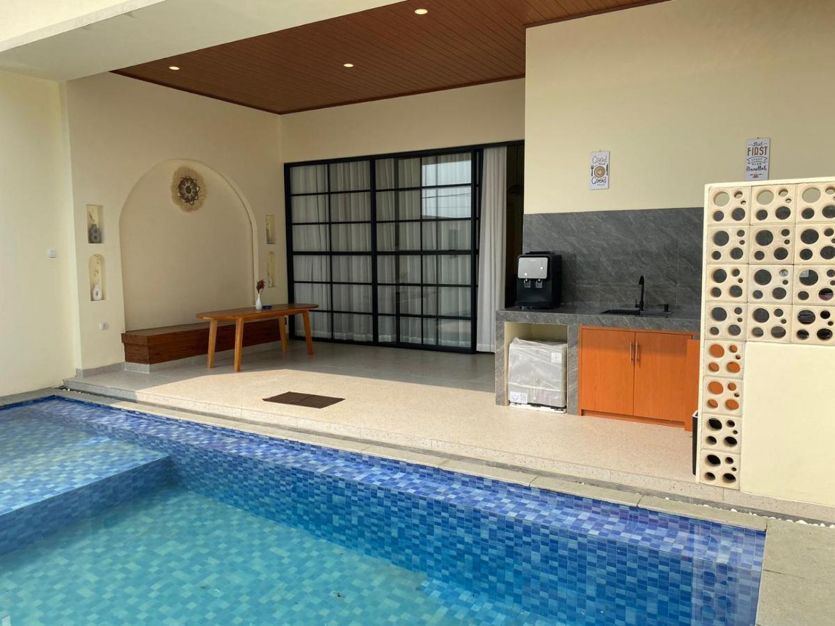 Azalea Room By The Anp Villas Cikundul المظهر الخارجي الصورة