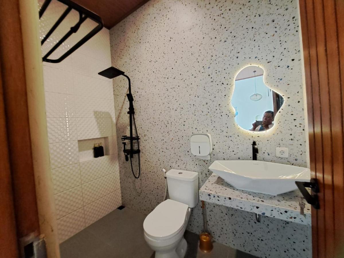 Azalea Room By The Anp Villas Cikundul المظهر الخارجي الصورة